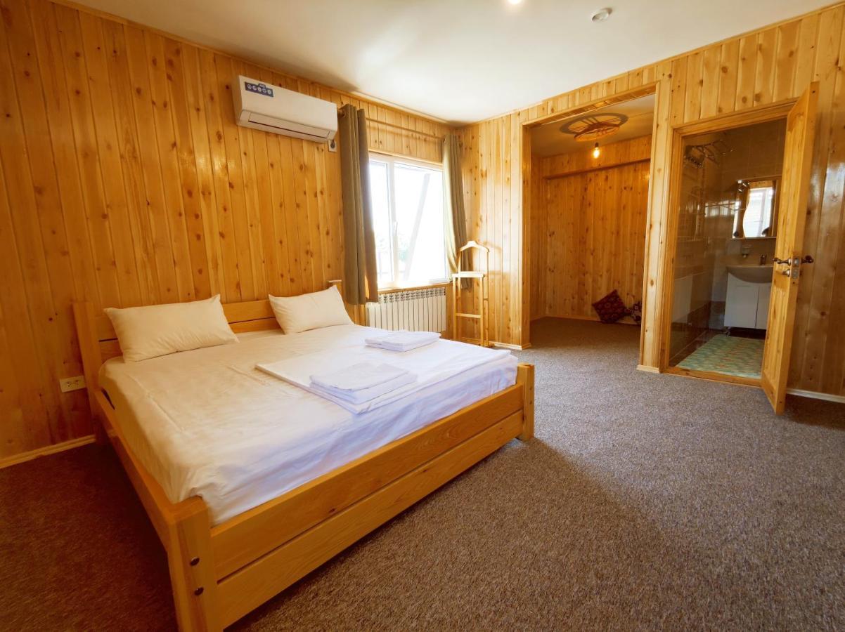 Silkroad Guesthouse Bishkek Exterior photo