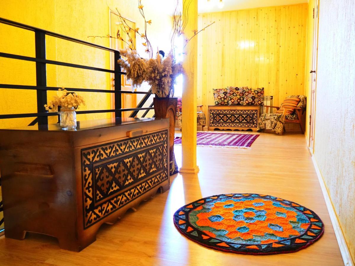 Silkroad Guesthouse Bishkek Exterior photo