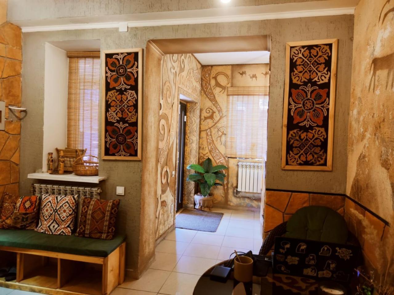 Silkroad Guesthouse Bishkek Exterior photo